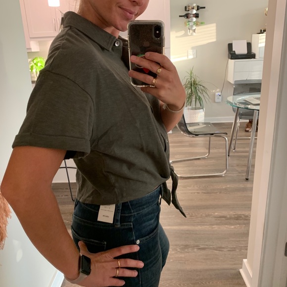 Splendid Collared Short Sleeve Button-Down Top NWT - Picture 7 of 7